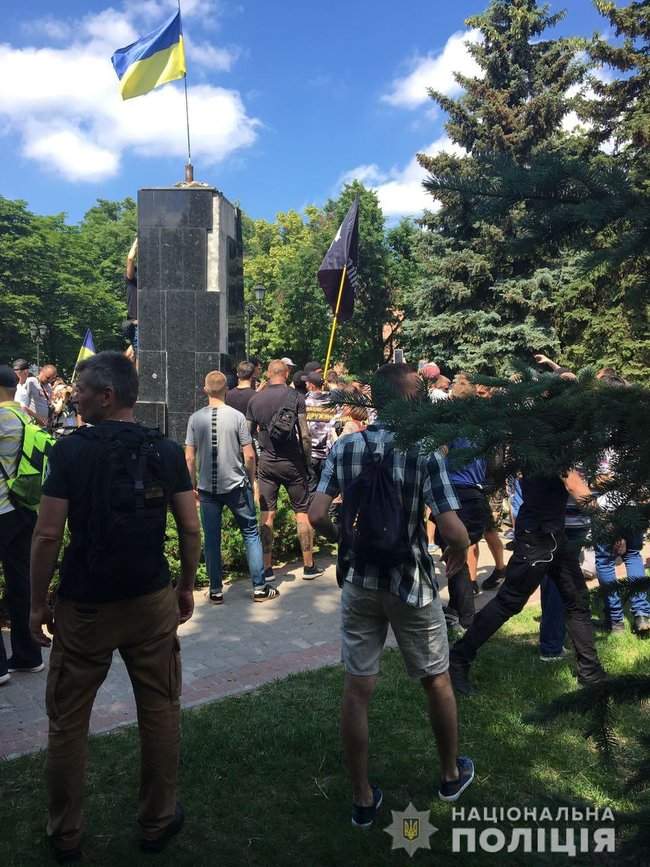 По факту сноса памятника Жукову в Харькове открыты два уголовных производства, - Нацполиция 01