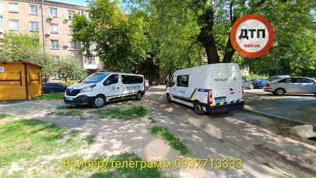 Руки связаны, стены в крови, - в Святошинском районе Киева на балконе найден труп женщины 01