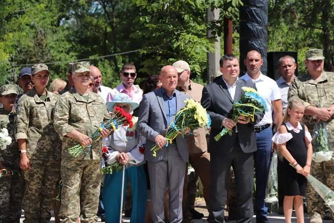Мемориал погибшим воинам 57-й отдельной мотопехотной бригады открыли в Новой Каховке 01