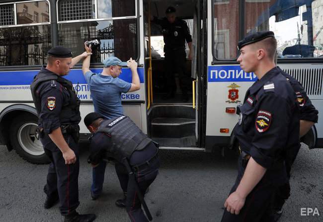 В Москве на акции против недопуска кандидатов к выборам в Мосгордуму задержали более 500 человек 12