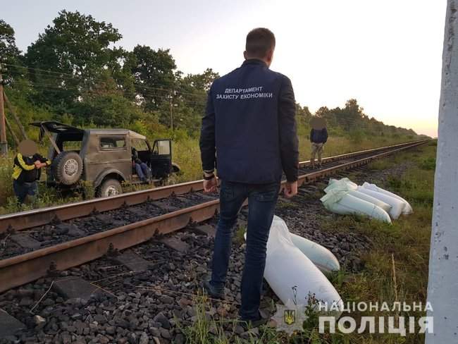 На Волыни задержана группа сотрудников ЛЖД, укравших топлива с тепловозов на 1 млн грн, - Нацполиция 02