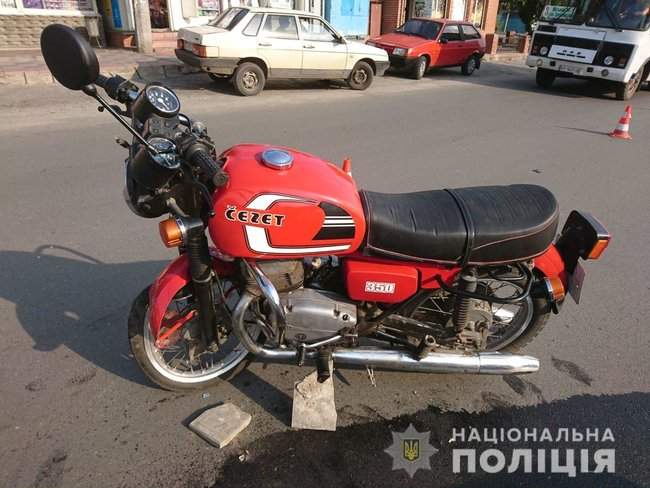 Мотоциклист погиб в результате ДТП на Харьковщине, - полиция 02