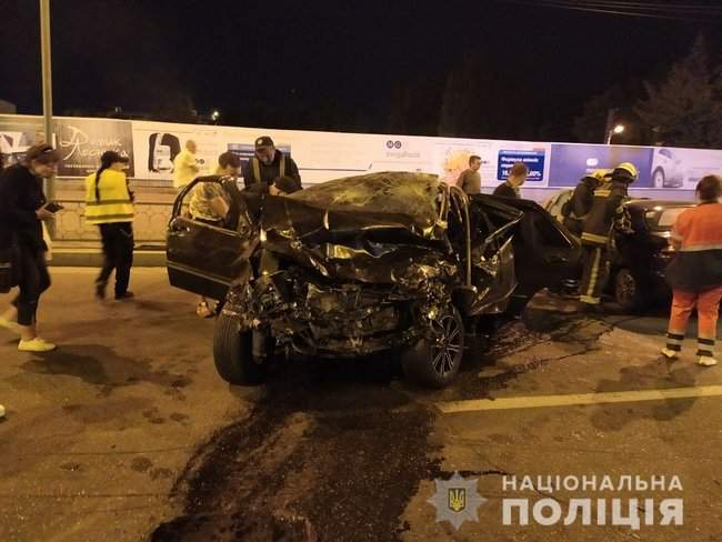 Двое человек погибли, двое оказались в больнице в результате аварии в Харькове, - полиция 06