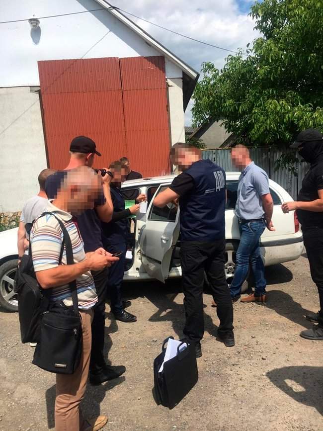 На Закарпатье на взятке 400 долл. задержан начальник Центра пробации, - прокуратура 01
