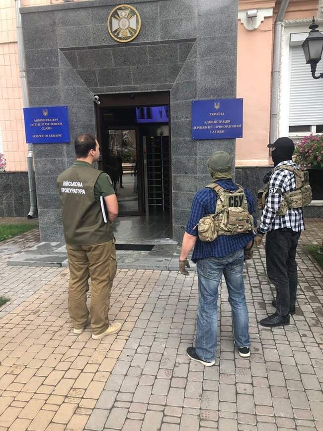 СБУ пришла с обыском в Кабмин, Госпогранслужбу и ГФС из-за схемы в оборонной сфере 03