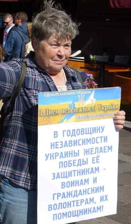 Активиста задержали в Санкт-Петербурге до того, как он начал пикет в поддержку Украины 15