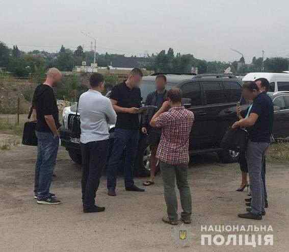 Водителям джипов, которые под Бердянском блокировали колонну автобусов с детьми, вручили подозрения 04