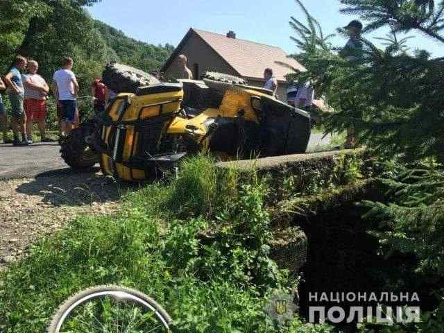 12-летний водитель квадроцикла устроил ДТП на Закарпатье: госпитализированы восемь человек, - полиция 01