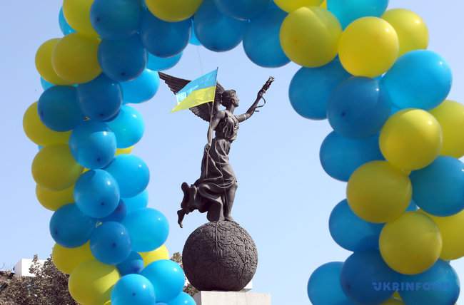 На День Независимости в Харькове прозвучали Сто колоколов в память о Небесной сотне 01