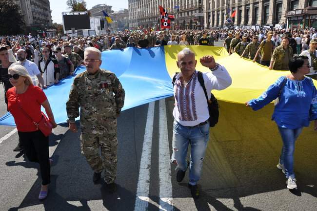 Марш защитников Украины в Киеве завершился 01