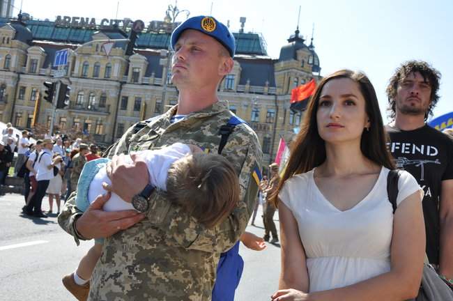 Марш защитников Украины в Киеве завершился 08