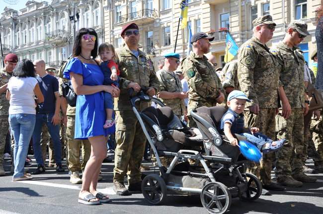 Марш защитников Украины в Киеве завершился 14