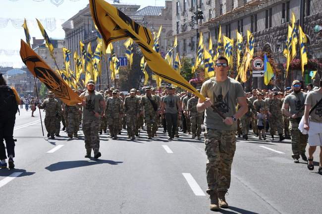Марш защитников Украины в Киеве завершился 19