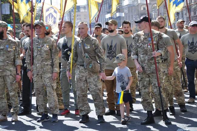Марш защитников Украины в Киеве завершился 24