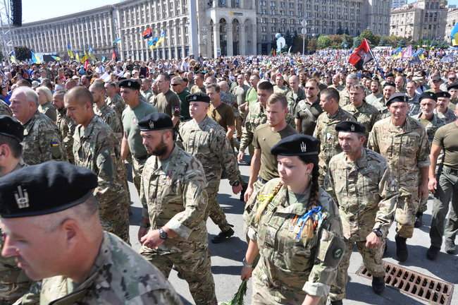 Марш защитников Украины в Киеве завершился 33