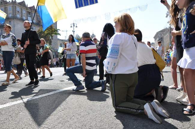 Марш защитников Украины в Киеве завершился 36