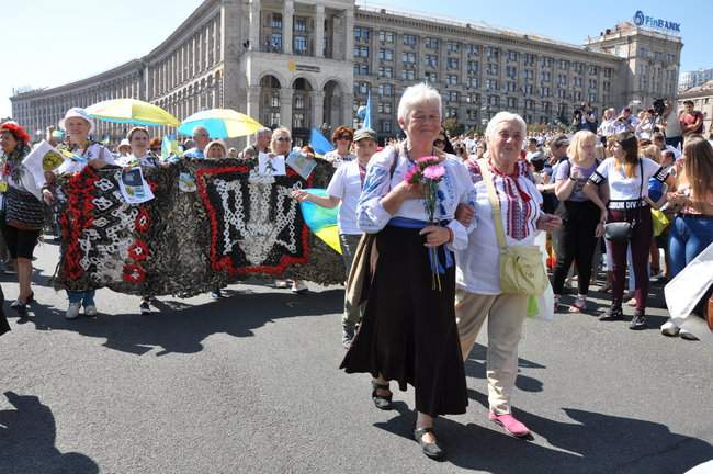 Марш защитников Украины в Киеве завершился 43