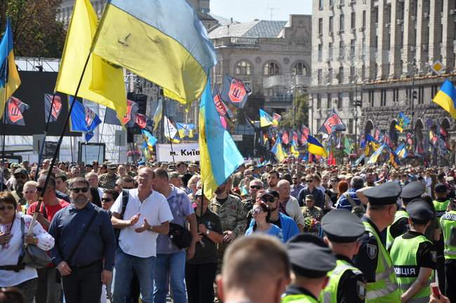 Марш защитников Украины в Киеве завершился 45