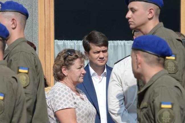 В Киеве почтили память нацгвардейцев, погибших 4 года назад во время беспорядков у Верховной Рады 04