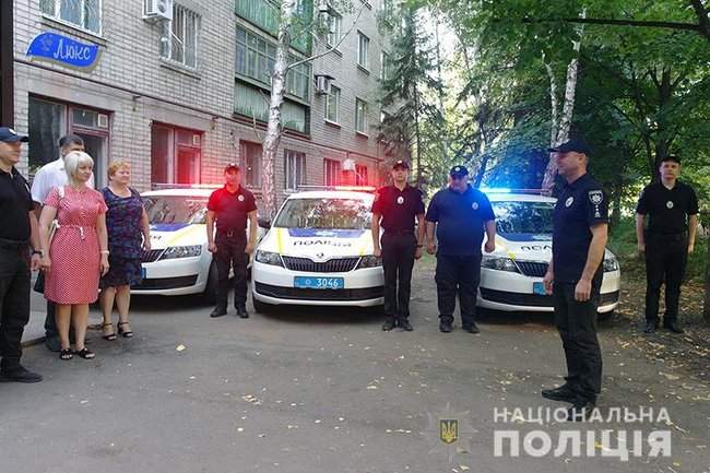 Прифронтовые Светлодарск, Новолуганское и Мироновское начали патрулировать на новых автомобилях, - Нацполиция 01