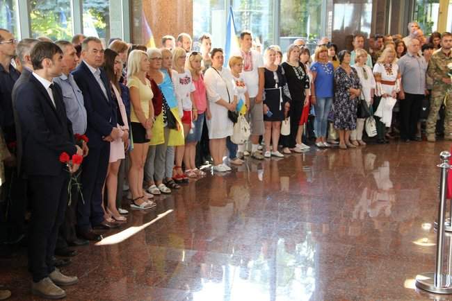 В Министерстве обороны почтили память погибших в этот день с 2014 года 15 украинских героев 01