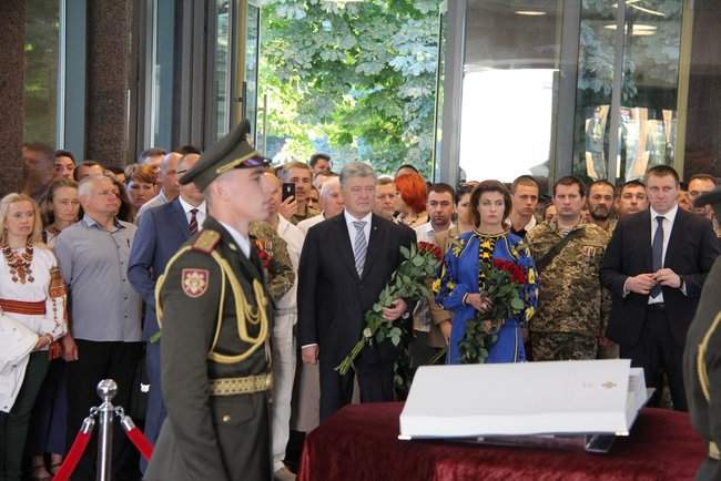 В Министерстве обороны почтили память погибших в этот день с 2014 года 15 украинских героев 08