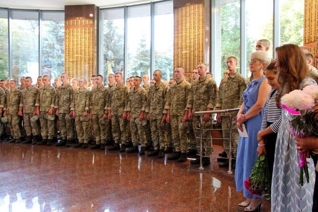 В Министерстве обороны почтили память погибших в этот день с 2014 года 15 украинских героев 10