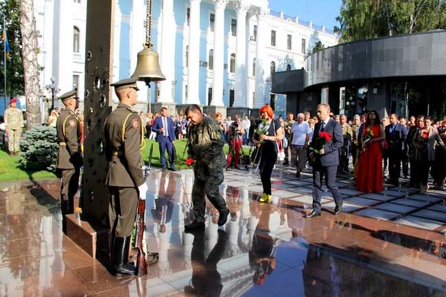 В Министерстве обороны почтили память погибших в этот день с 2014 года 15 украинских героев 26
