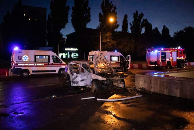 Смертельное ДТП на проспекте Победы в Киеве: погибла девушка-водитель, ее пассажиры - госпитализированы 01