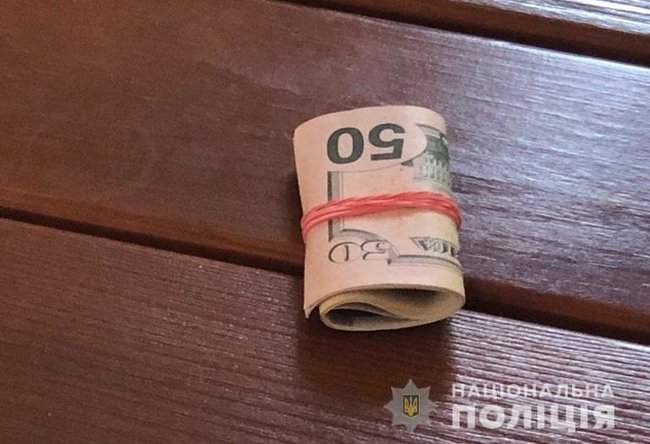 Подполковник ГСЧС задержан на Черкасщине на взятке 1 350 долл., - Нацполиция 02