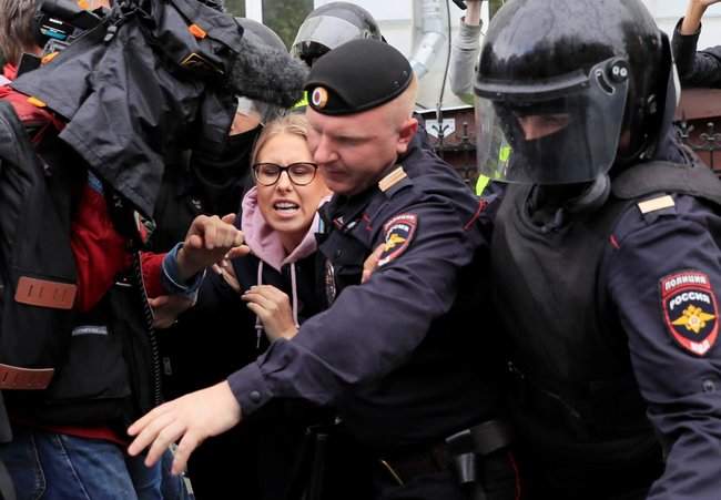 В Москве проходит акция протеста, задержаны около 300 человек 04