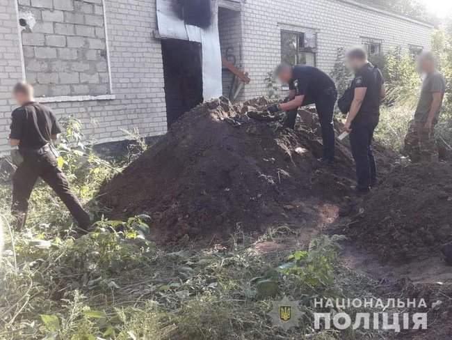 На Луганщине выявлен тайник с оружием и боеприпасами, - Нацполиция 01