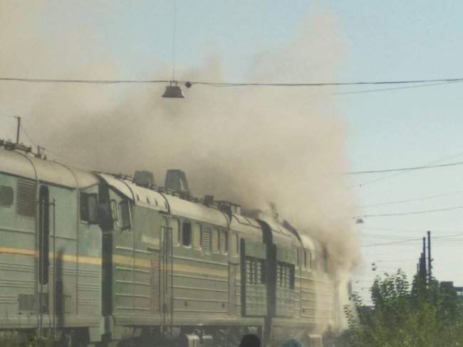 В Николаеве горел локомотив поезда Херсон - Киев, - ГСЧС 01