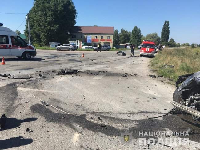 Сотрудник полиции и 7-летняя девочка погибли при ДТП на Киевщине 03