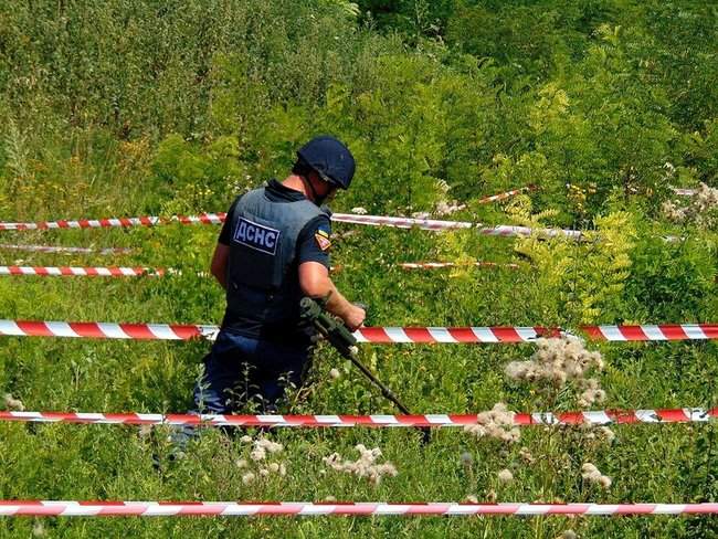 В течение недели пиротехники ГСЧС из состава Объединенных сил обезвредили 184 взрывоопасных предмета 01