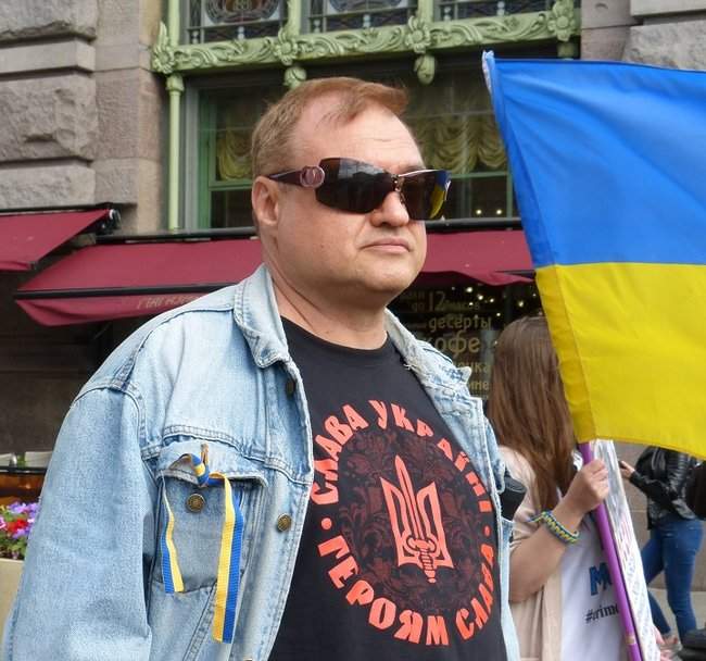 Активиста задержали в Санкт-Петербурге до того, как он начал пикет в поддержку Украины 24
