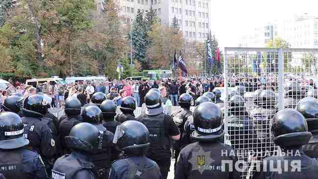 Первый Марш равенства в Харькове: 2 тысячи участников, 2,5 тысячи полицейских, стычки с праворадикалами и два пострадавших 10
