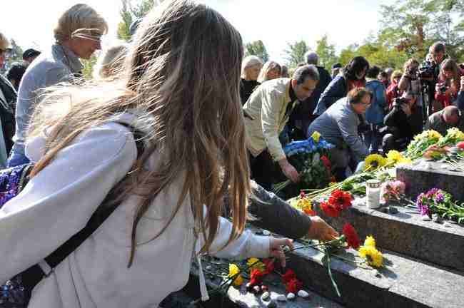 Марш в память о жертвах массовой казни в Бабьем яру состоялся в Киеве 24