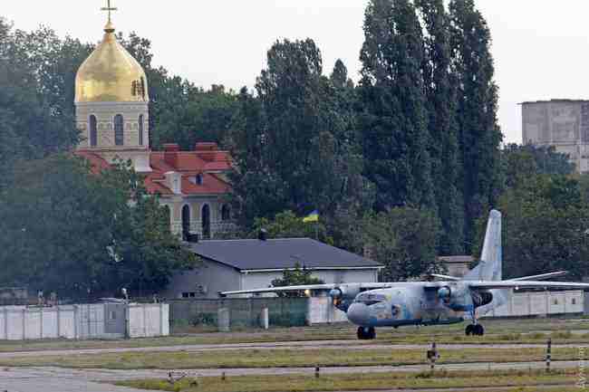 Лепили на уроках труда: террористы ЛНР открыли несуразный памятник ликвидированным наемникам 01