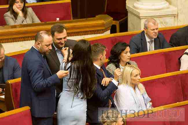 Не хватило 4 голоса. Где ты? Мы провалили, - неудачное голосование Слуги народа и закон о реформе прокуратуры, - день работы ВР 19 сентября 12