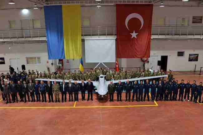 Украинские военнослужащие получили сертификаты на эксплуатацию турецких беспилотников Bayraktar TB2 04