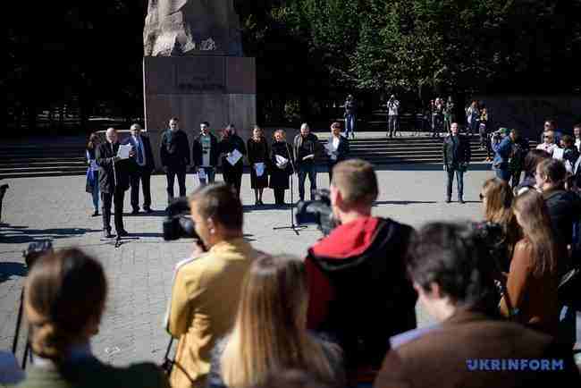 Правозащитная акция Письма из-за решетки с участием Сенцова прошла во Львове 01