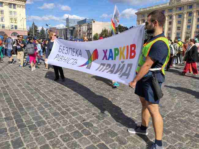Первый Марш равенства в Харькове: 2 тысячи участников, 2,5 тысячи полицейских, стычки с праворадикалами и два пострадавших 03