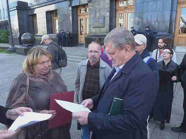 Руки геть від спрощенної системи! - активисты пикетируют Офис президента 19