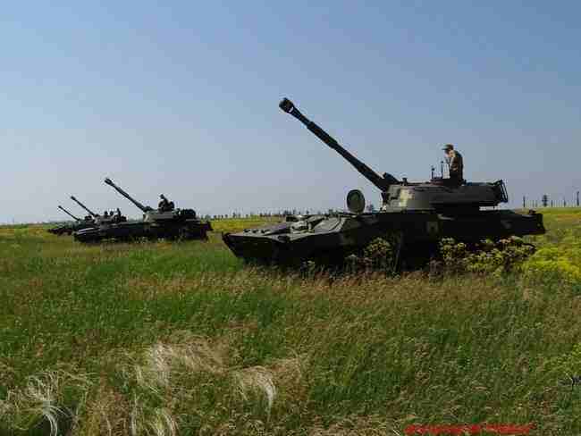 Украина приобрела у чешской компании 16 самоходных артиллерийских установок 2С1 Гвоздика 04
