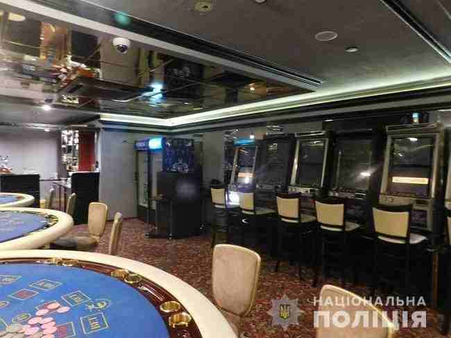Полиция разоблачила деятельность подпольного казино на столичной Оболони 05