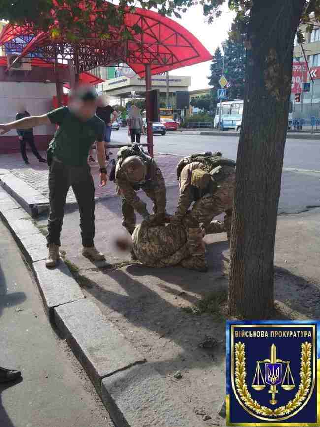 Контрактник, торговавший наркотиками, задержан на Житомирщине, - военная прокуратура 01