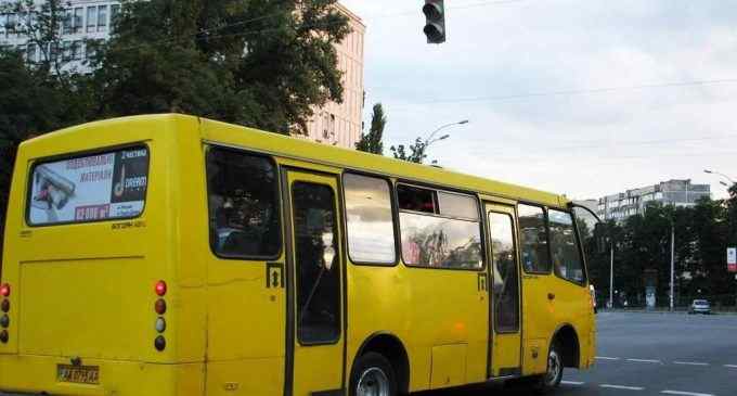 На двох маршрутах Кам’янського замінили перевізників