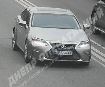 Прокурор устроил ДТП на чужом автомобиле Lexus и снял номера с машины в Днепре 03