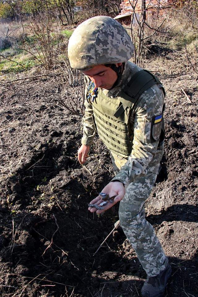 Последствия обстрелов наемниками РФ жилых кварталов Водяного из минометов и артиллерии 04